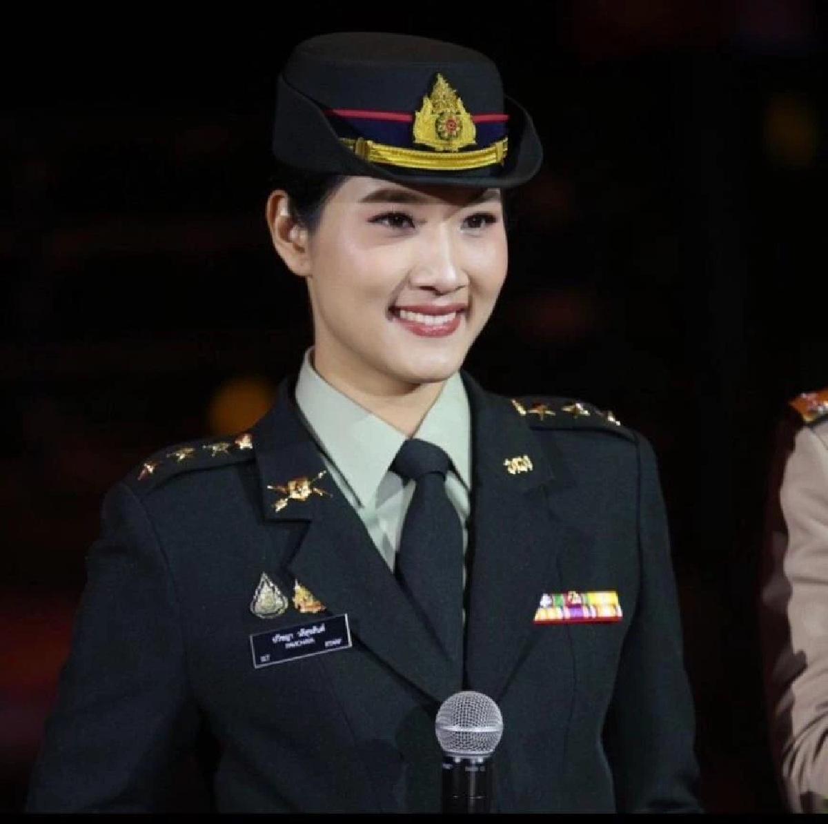 รู้จัก \"ทหารหญิงไทย\" ชี้นิ้วสั่งทหารเขมรถอย ที่แท้ไม่ธรรมดา