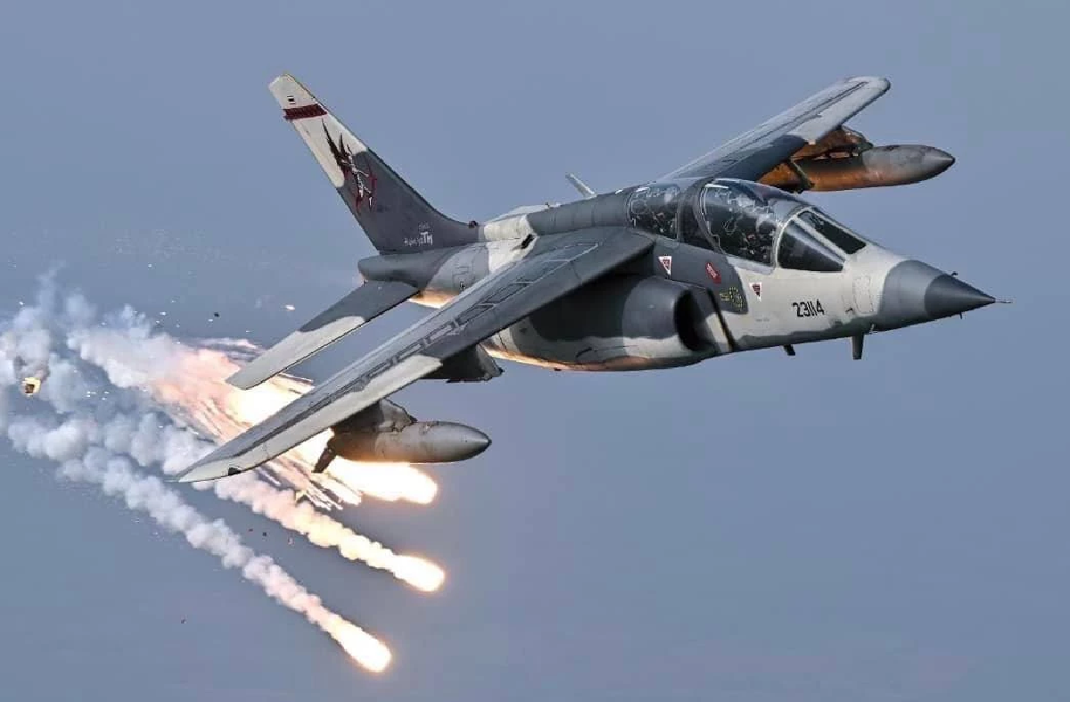 พวกเราคือ #Hunter \"นักล่า ผู้พิฆาตไพรี\" Alpha Jet TH ฝูงบิน 231