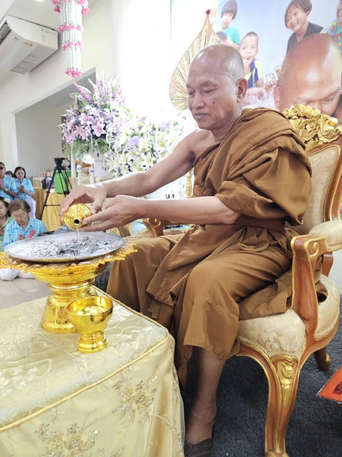 ชื่อ หลวงพ่อ ก่อนจะมาใช้ \"อลงกต\" ประวัติการศึกษาหลายคนเข้าใจผิด