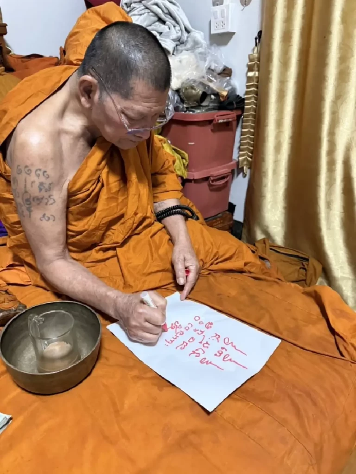 หลวงปู่ศิลา เมตตาเล่านิทาน บอกวิธีเดียวที่ทำให้กัมพูชายอมหยุด