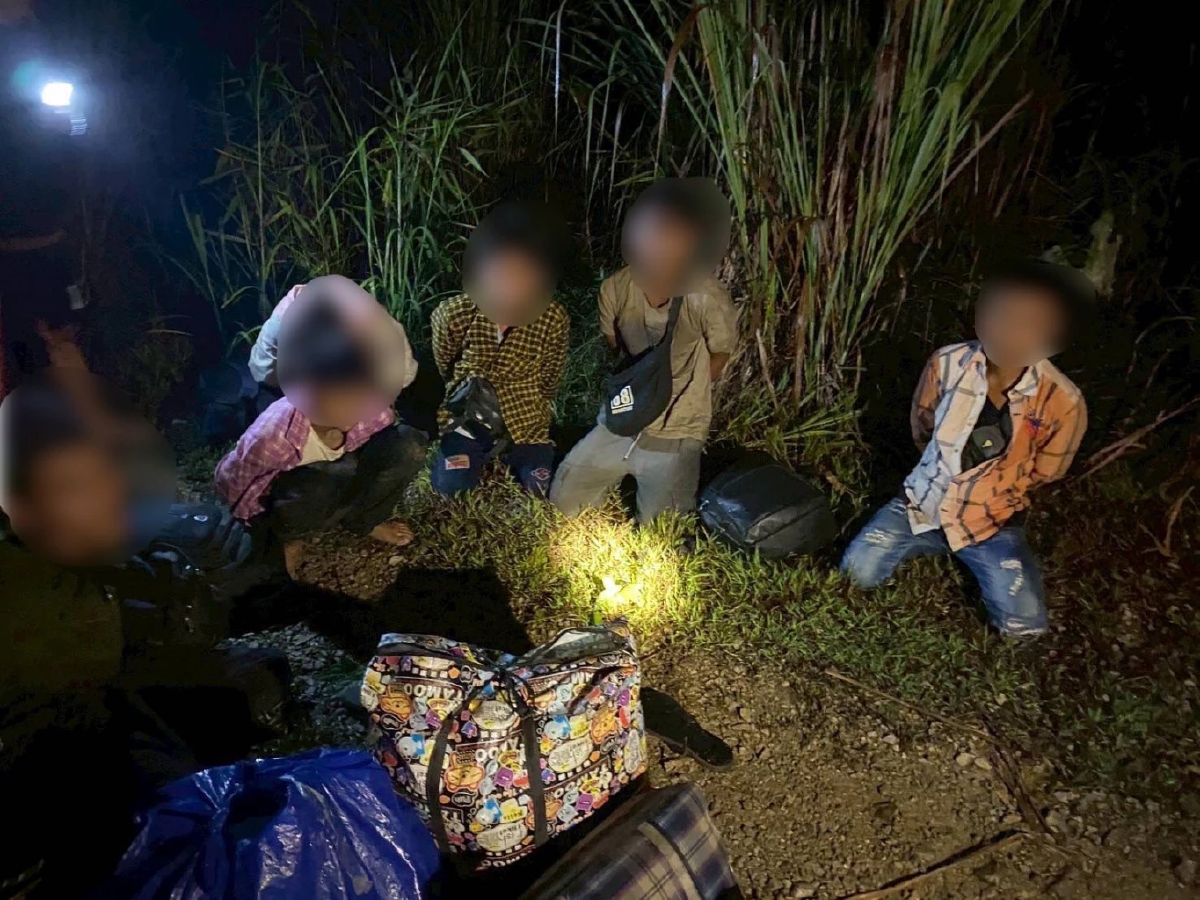 รวบต่างด้าวเถื่อน 22 ราย สารภาพจ่ายค่าหัว 15,000 ลอบทำงานในไทย