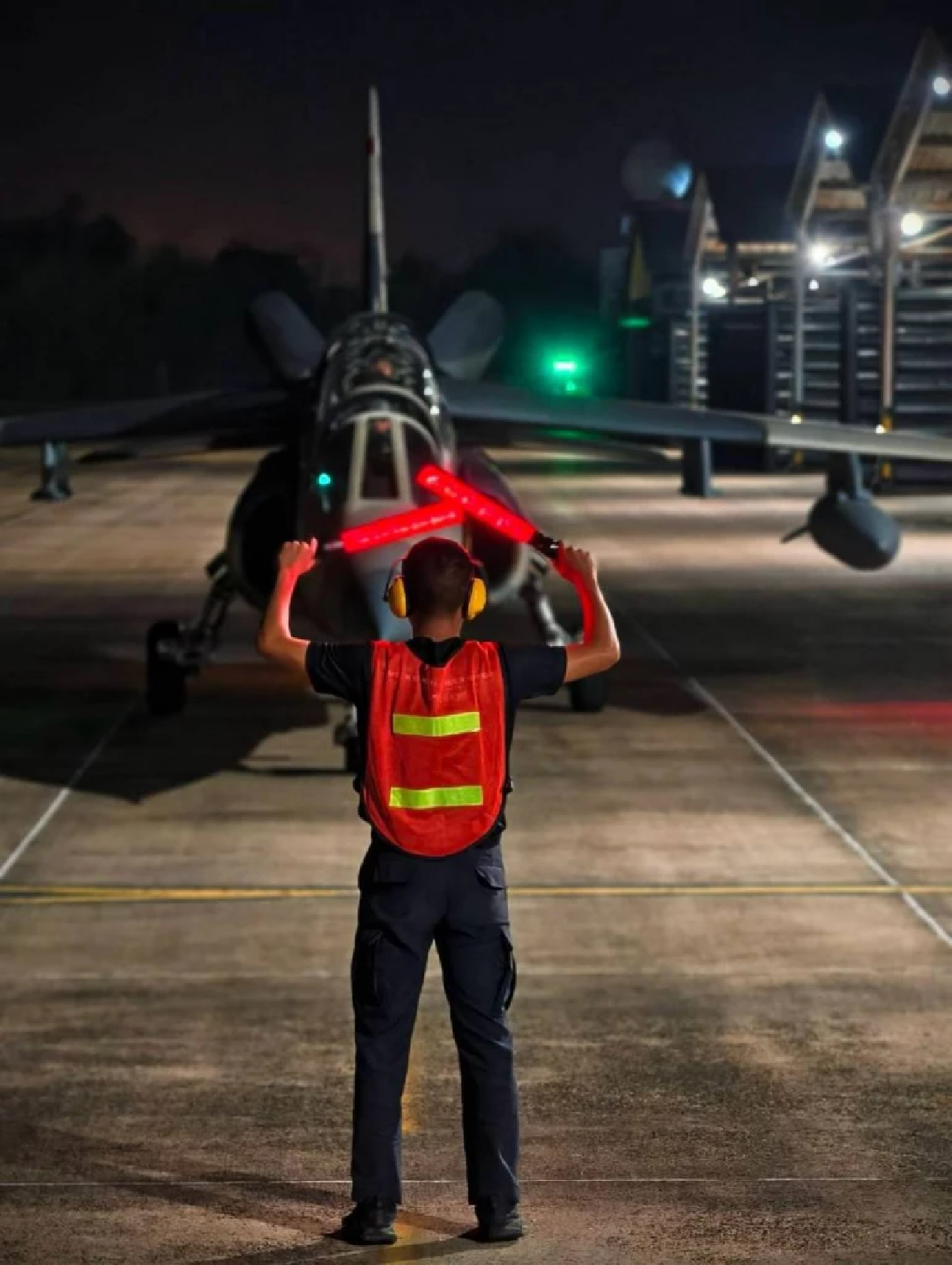 พวกเราคือ #Hunter \"นักล่า ผู้พิฆาตไพรี\" Alpha Jet TH ฝูงบิน 231