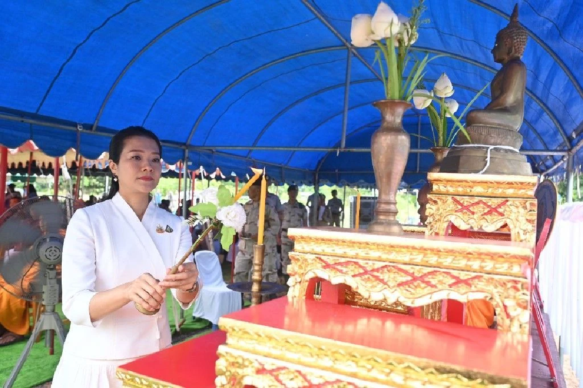 ธีรรัตน์ นำชาวเชียงยืนวางศิลาฤกษ์ หอประชุมอำเภอเชียงยืน