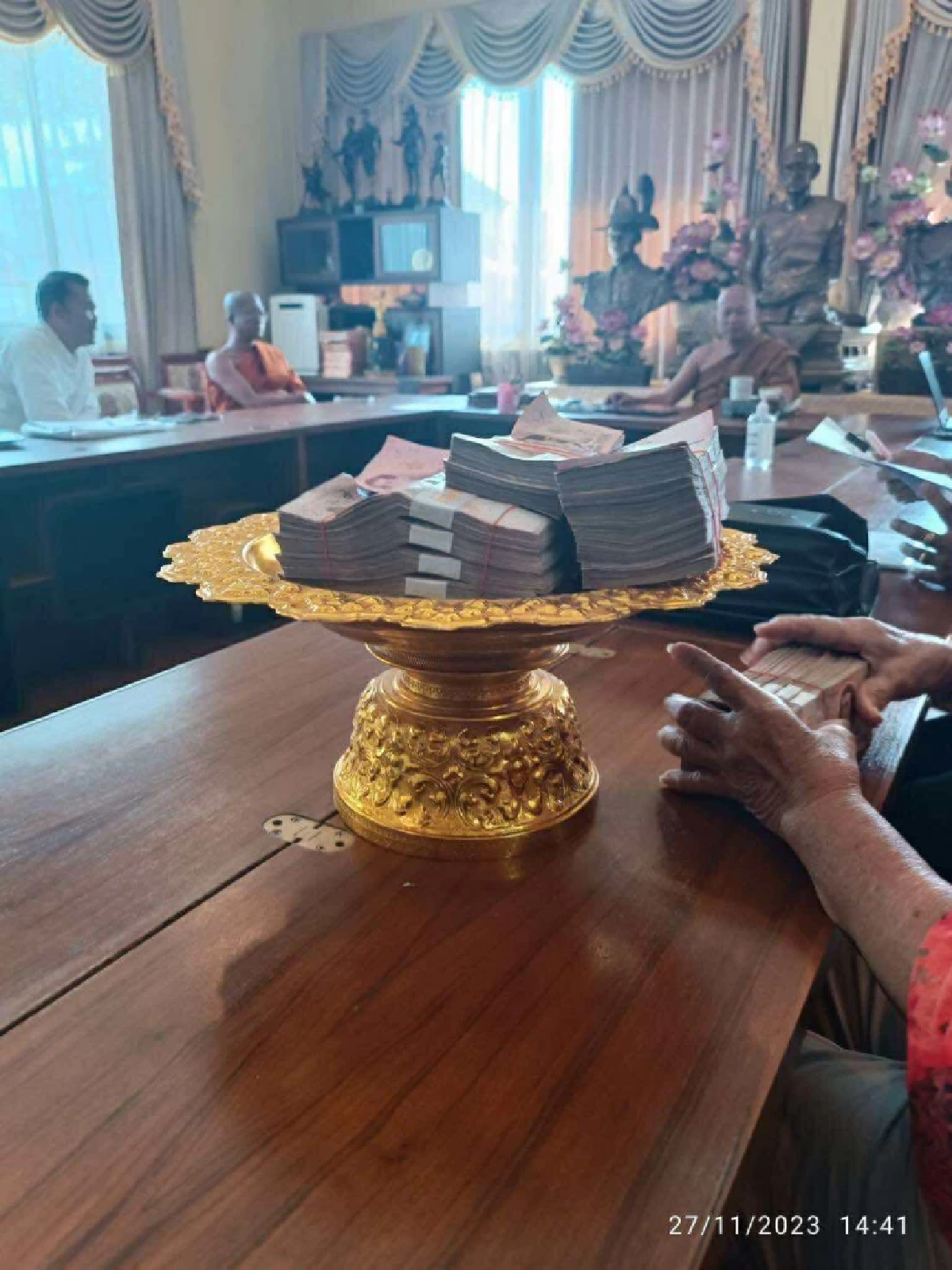 แพรรี่ สงสัยทำไม หลวงพ่ออลงกต ต้องฝากเงินสดกับ อดีตไวยาวัจกร