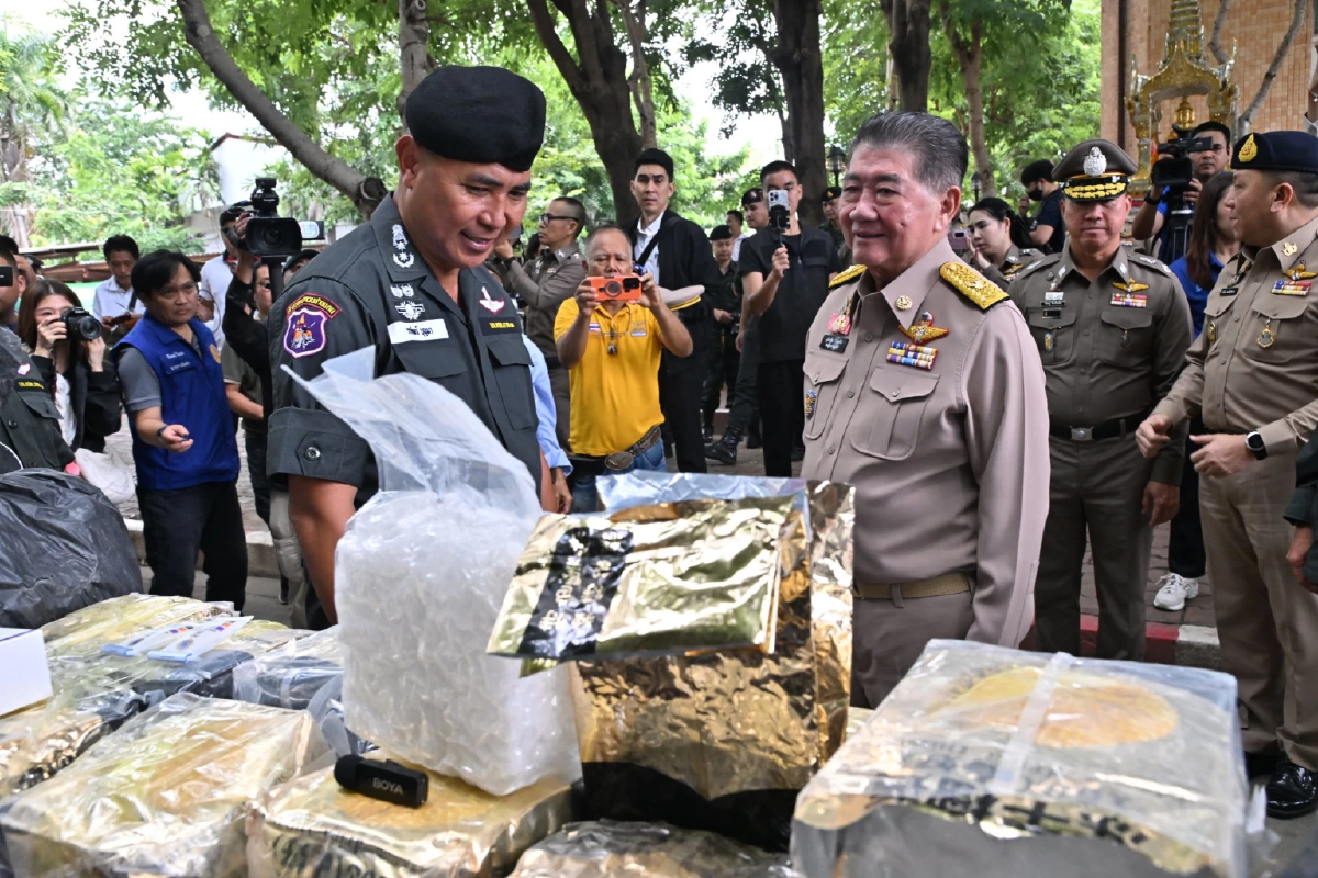 ภูมิธรรม นำแถลงจับกุมผู้ค้ายาเสพติดของกลางยาไอซ์ 700 กิโลกรัม