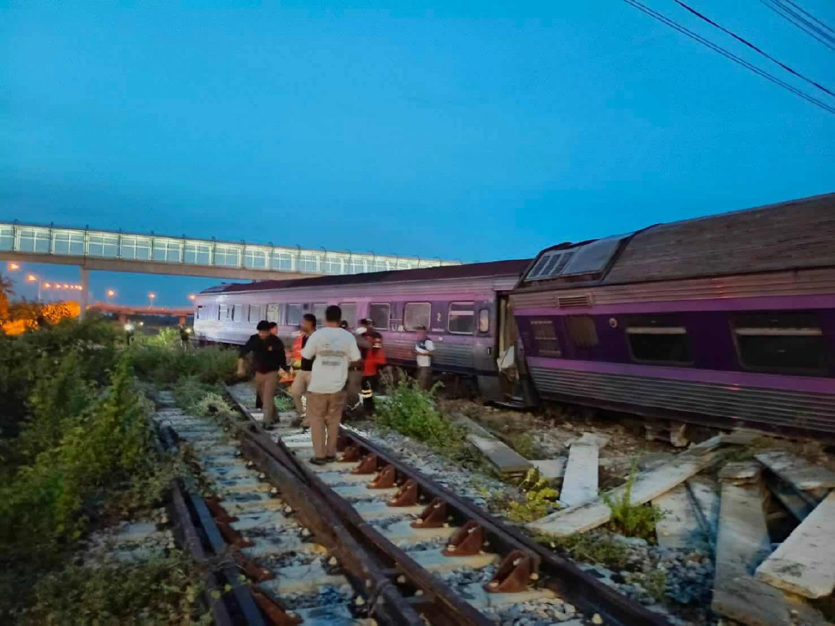 อุบัติเหตุรถไฟด่วนพิเศษขบวน 38 ตกรางที่กุยบุรี บาดเจ็บ 9 ราย