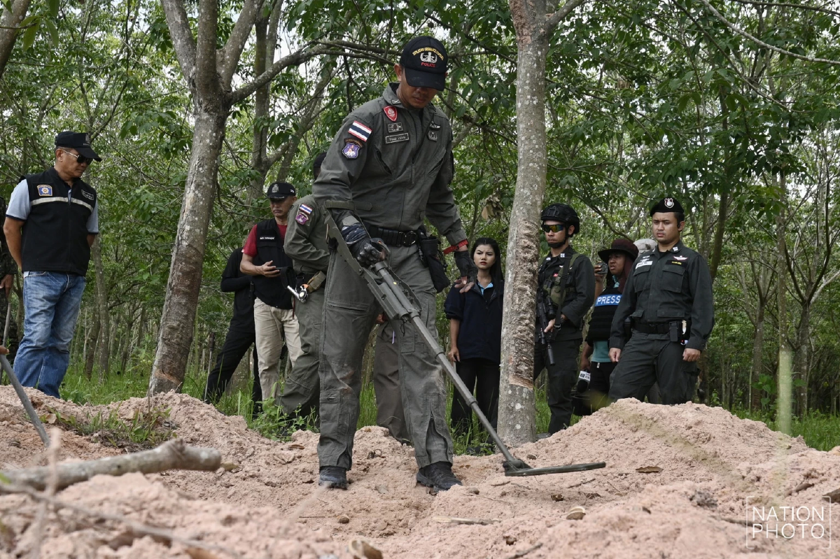 ลั่นทุ่ง EOD ทำลายหัวจรวด BM-21 กลางทุ่งนาเพื่อความปลอดภัยประชาชน