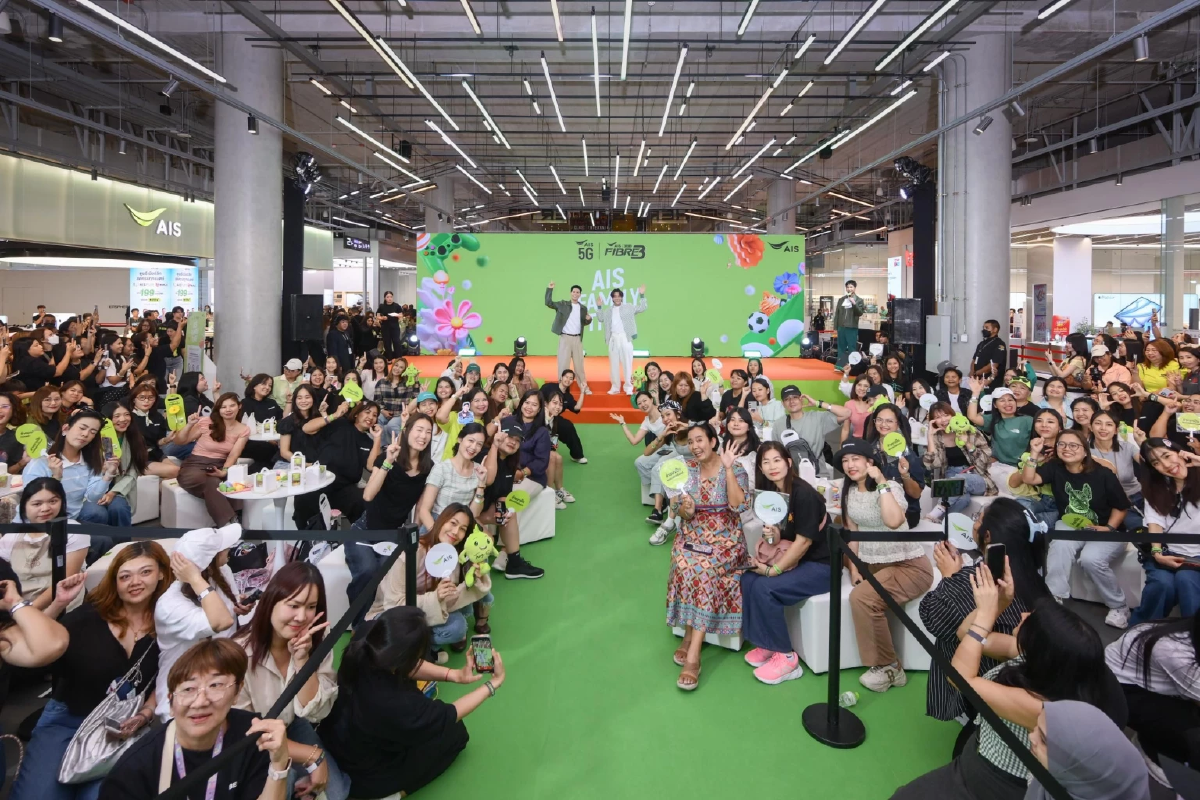 \"พี่จอง-คัลแลน\" เสิร์ฟโมเมนต์น่ารัก ฟินยกด้อม ร่วมงาน AIS Family Time