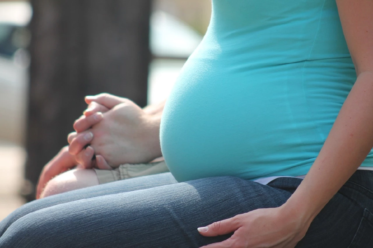หนุ่มมีลูกยาก ขอให้เพื่อนช่วยทำลูกกับเมีย แบบไม่ใช่แค่บริจาคอสุจิ