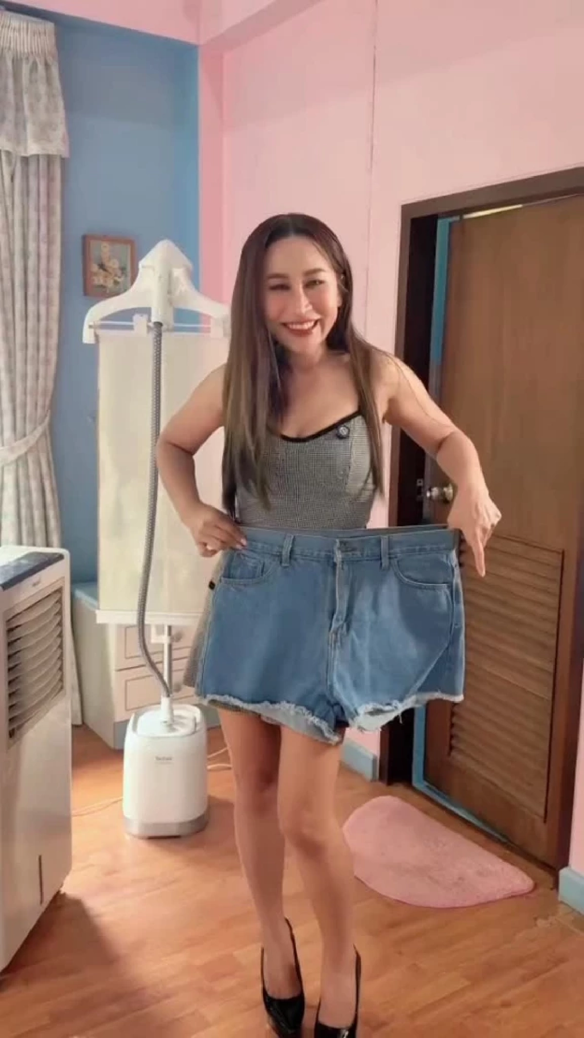 หุ่นเป๊ะจนสะดุดตา! &quot;ลาล่า อาร์สยาม&quot; ผอมสวยลงอย่างเห็นได้ชัด