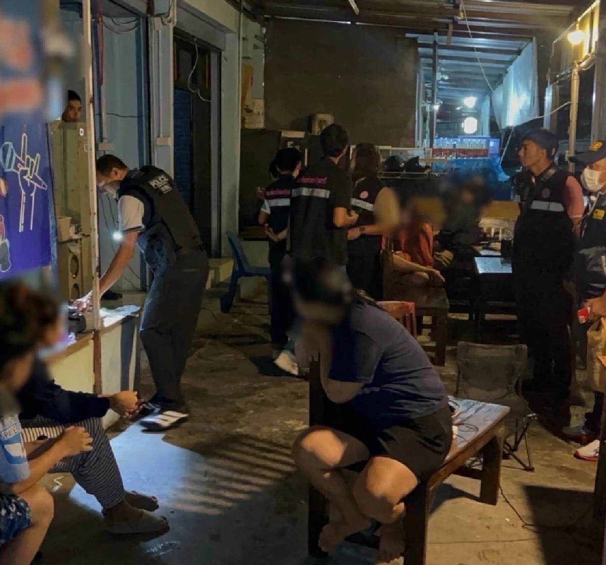 จับกุมสถานบันเทิงเถื่อน พบทั้งเด็กต่ำกว่า 18 ปีและต่างด้าว