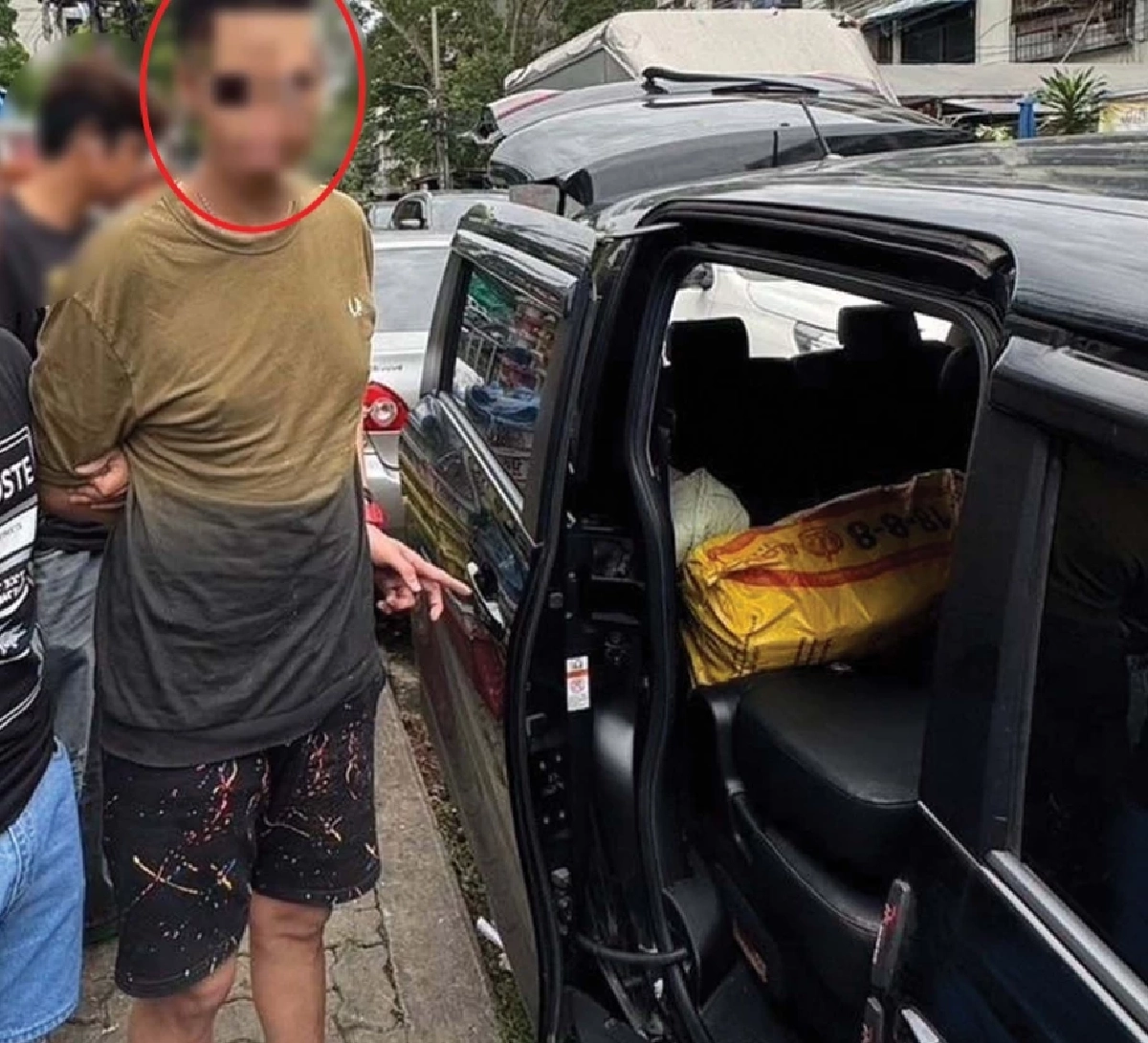 สืบนครบาล6 สกัดจับหนุ่มขนของมีพิรุธ ยัดเต็มกระสอบปุ๋ย