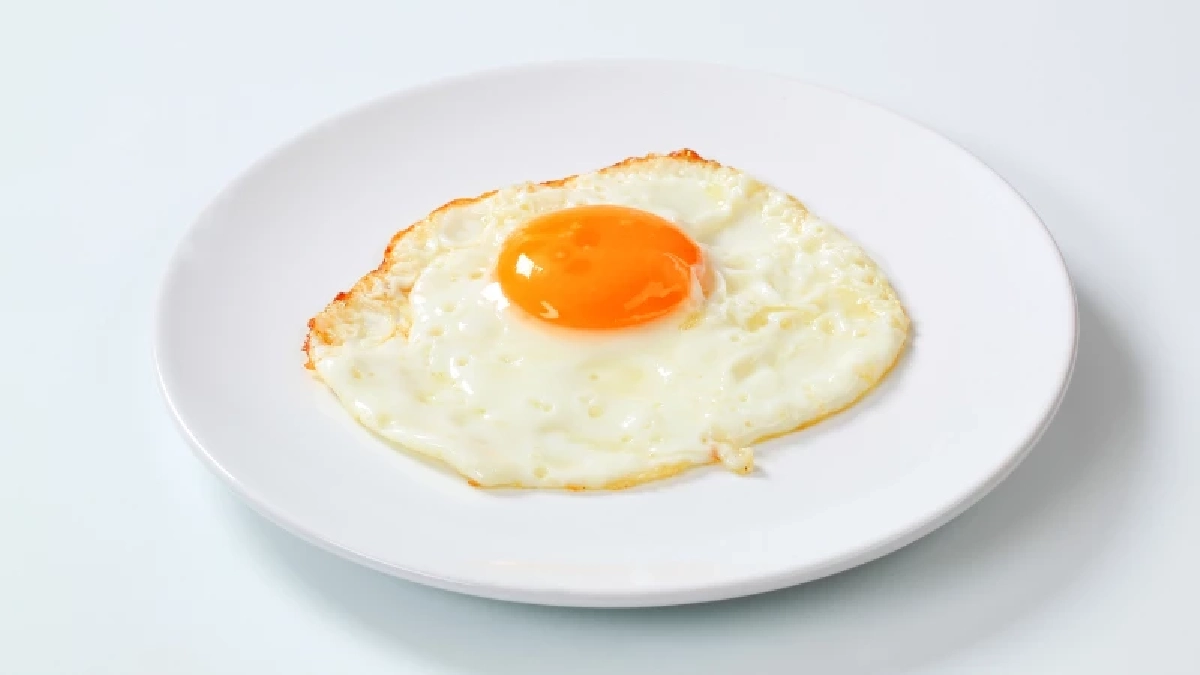 จิตวิทยาทายนิสัยลึก ๆ ในตัวคุณ จากการกินไข่ดาวชอบราดซอสอะไร?