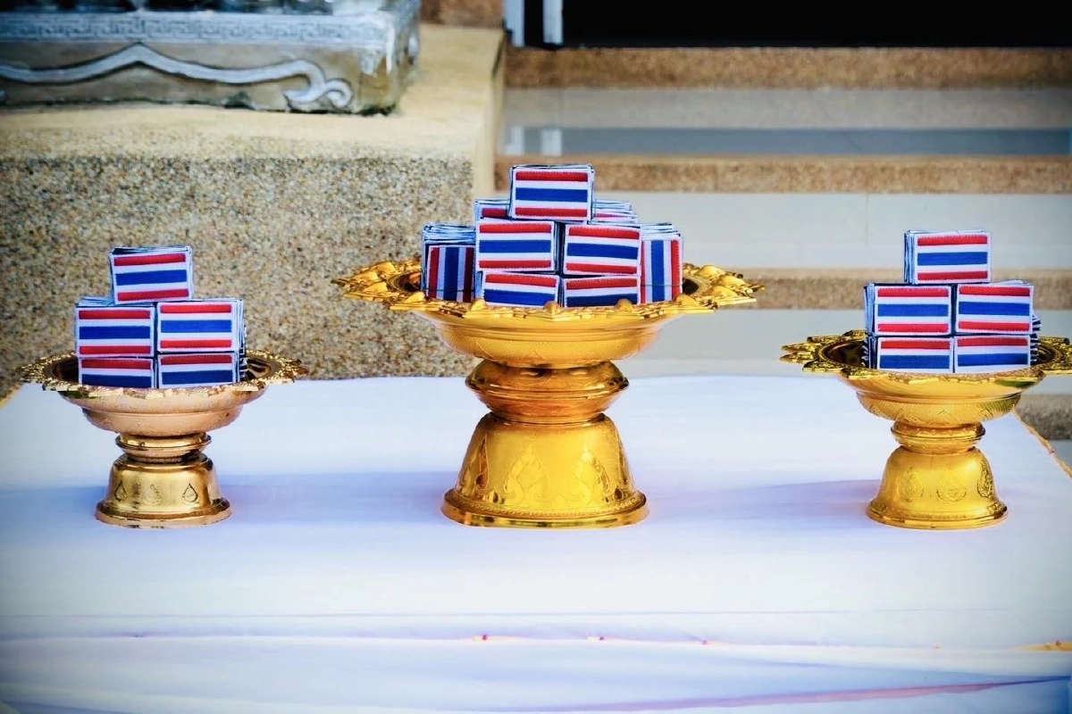 ประดับอาร์มธงชาติไทยให้กับกำลังพล ตามนโยบายของกองทัพบก