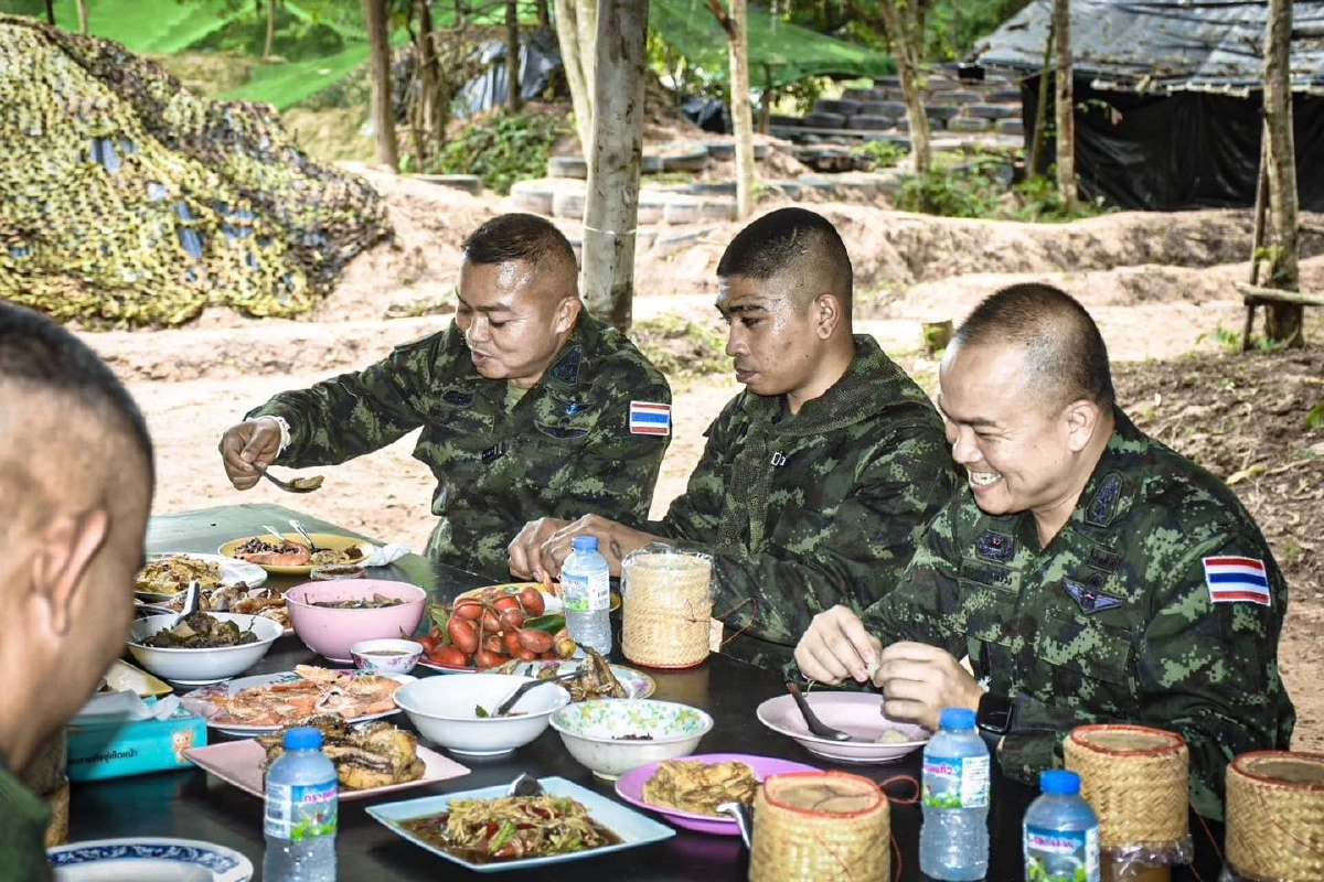 แม่ทัพภาคที่ 2 ตรวจเยี่ยมให้กำลังใจกำลังพล หน่วย พัน.ร.24