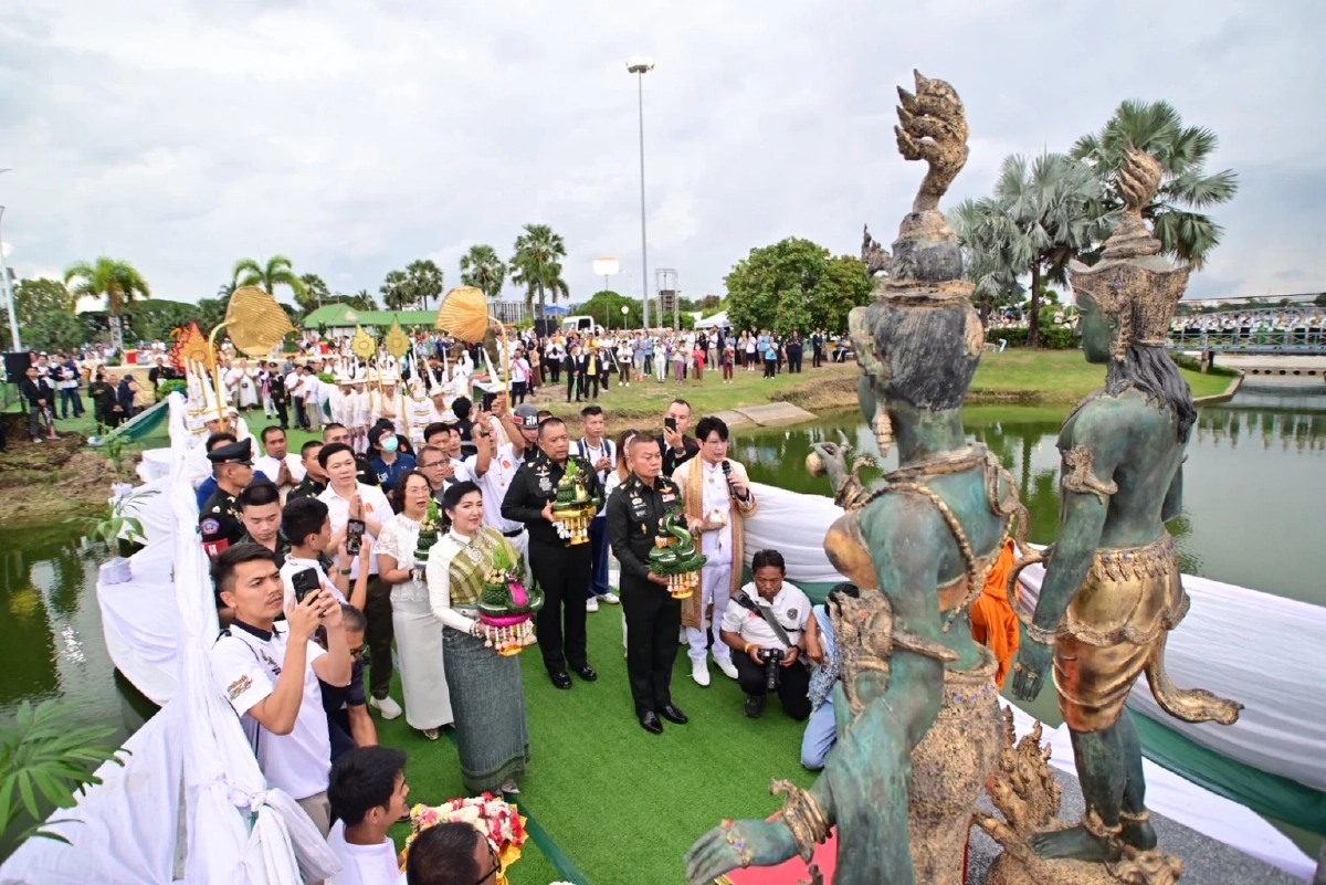 แม่ทัพภาคที่ 2 อัญเชิญพ่อปู่ศรีสุทโธ แม่ย่าศรีปทุมมา