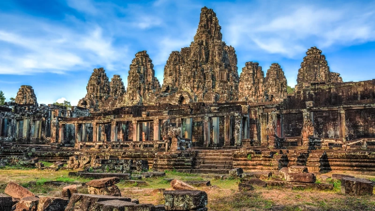 “เสธ.เบิร์ด” ลั่น! เขมรเข้าปราสาทตาเมือนธม ต้องมีพาสปอร์ต-ผ่าน ตม.