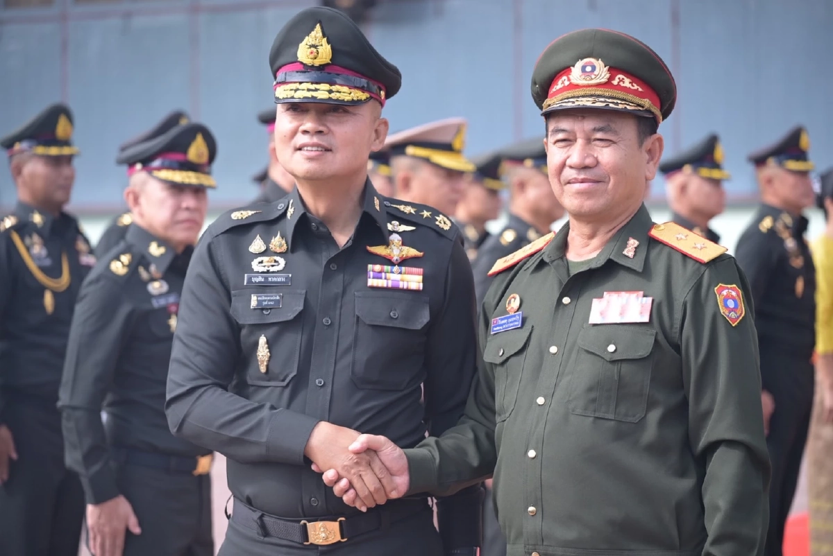 มทภ.2 ต้อนรับรองหัวหน้ากรมใหญ่เสนาธิการ กองทัพประชาชนลาว