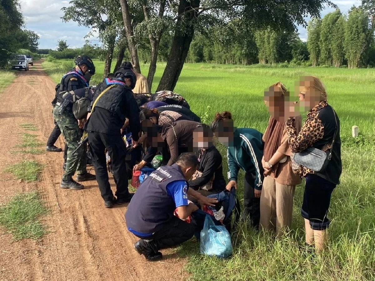 กองกำลังบูรพาสกัดเข้มชายแดนสระแก้ว จับ 2 กลุ่มลักลอบเข้าเมือง