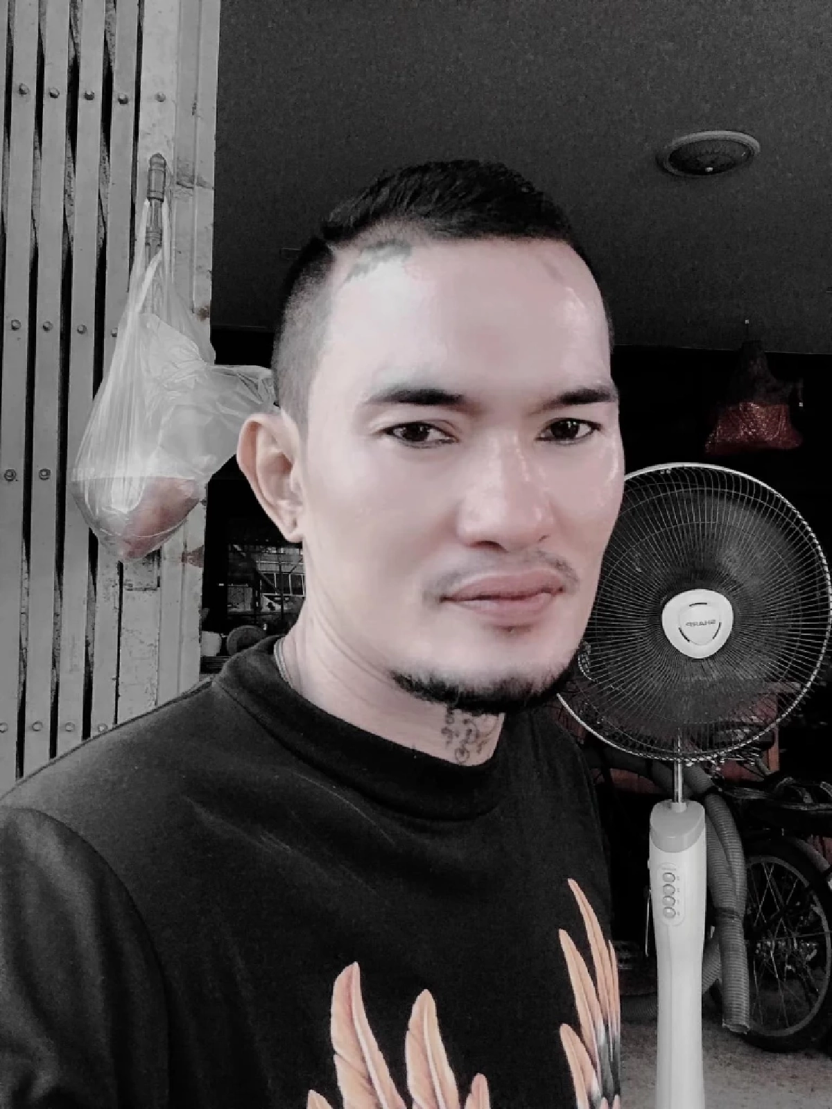 เพื่อนอาลัย \"อั๋น เก้านิ้ว\" อดีตนักเลงกลับใจ เศร้ารู้สาเหตุดับ