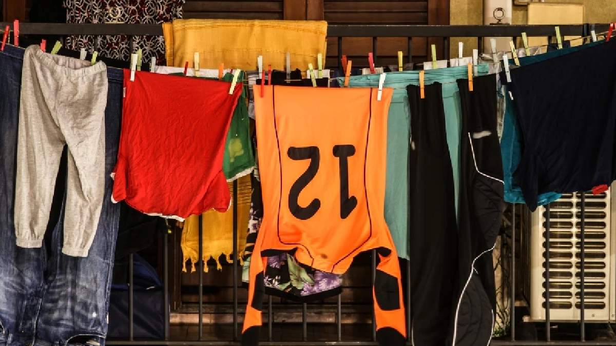 แนะนำวิธีซัก “เสื้อกีฬา-ชุดออกกำลังกาย” ที่ถูกต้อง ใช้งานได้นาน