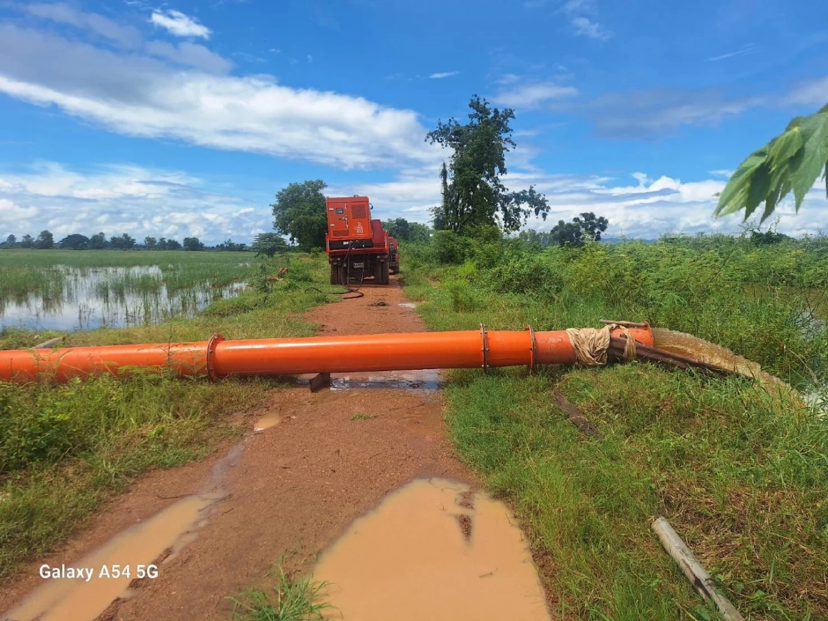 กรม ปภ. ติดตามการทำงาน เร่ง \'สูบ-ขุดลอก\' ทางน้ำ แก้ปัญหาน้ำท่วมสุโขทัย-เพชรบูรณ์