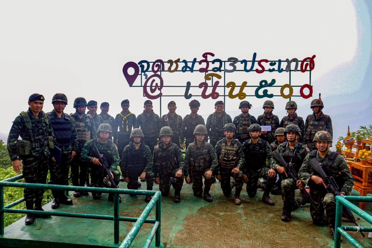 พิธีประดับยศให้กับกำลังพล จำนวน 7 นาย พร้อมกล่าวแสดงความยินดี