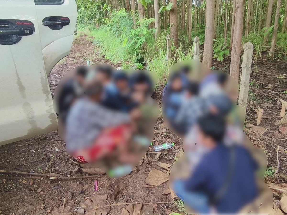 หนีไม่รอด! รวบต่างด้าวเกือบครึ่งร้อยชีวิต กลางถนนทองผาภูมิ