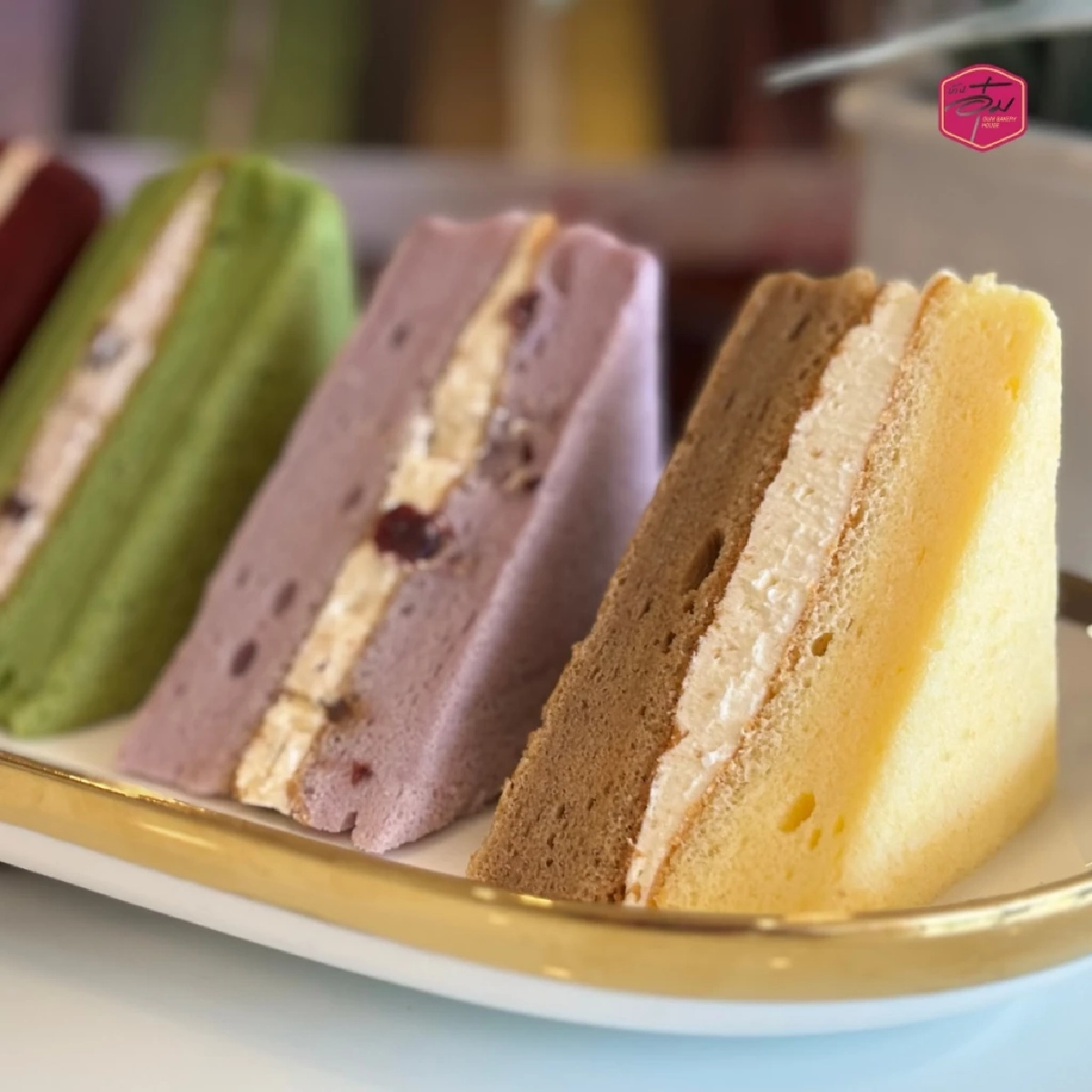เค้กบ้านอุ๋ม แปดริ้ว ตำนานความอร่อย 50 ปี ใครมาก็ต้องหิ้วกลับ