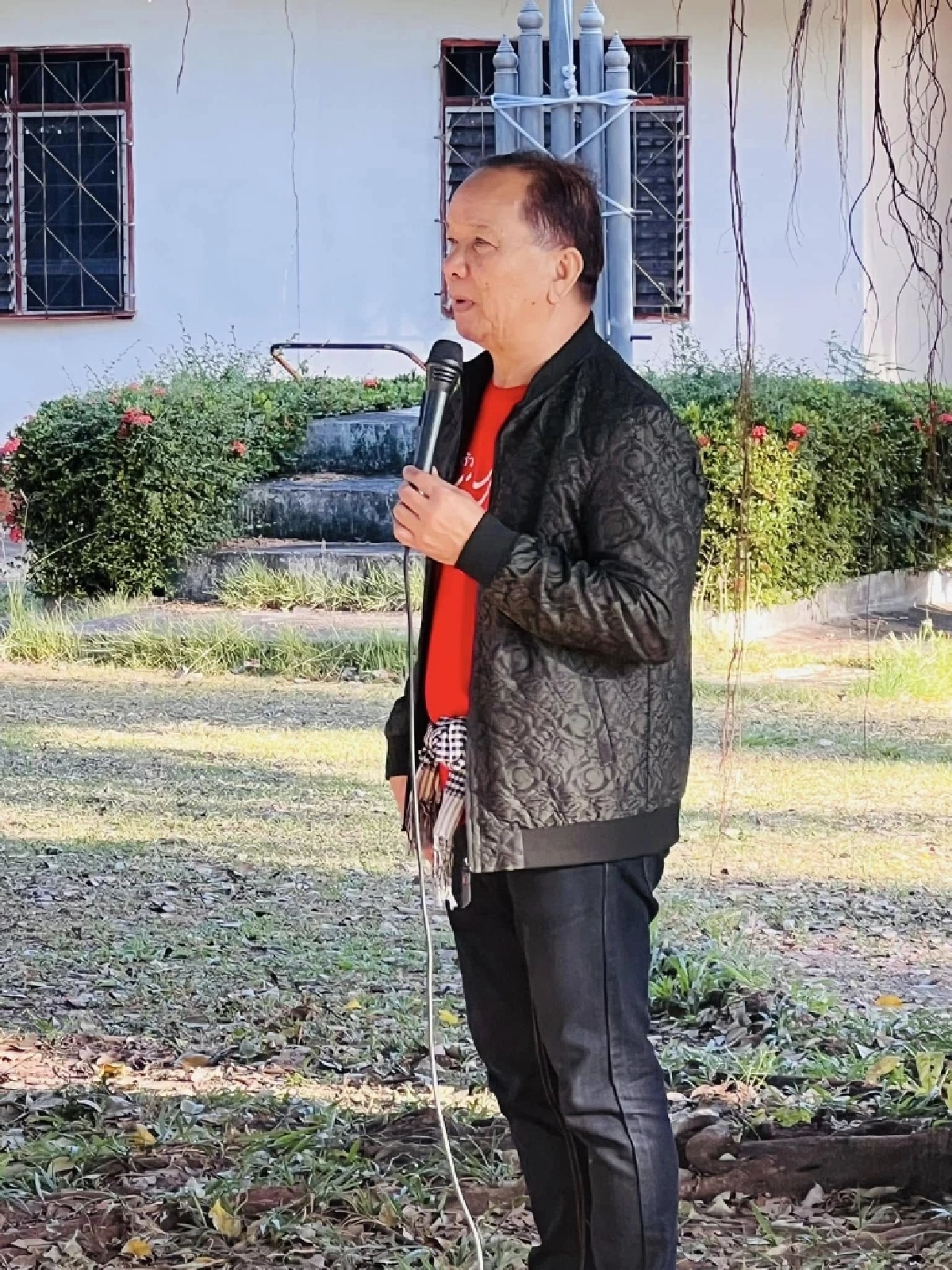 รองเลขาฯ นายกฯ ยอมรับ คดีทักษิณ มีผลกระทบต่อพรรคเพื่อไทย
