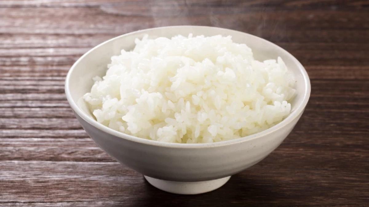 ข้าวนุ่มฟูเหมือนหุงใหม่! เคล็ดลับอุ่นข้าวด้วยไมโครเวฟง่าย ๆ