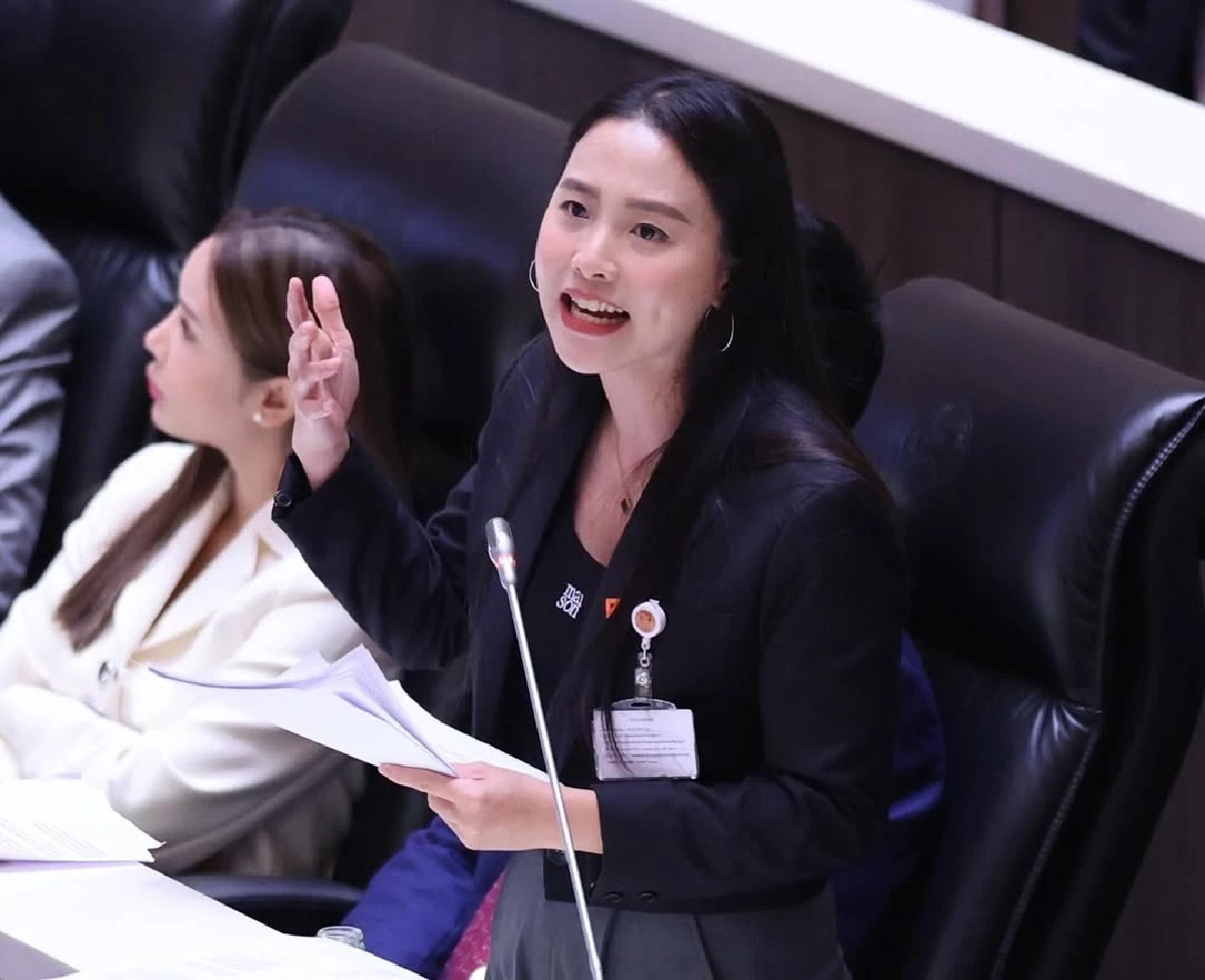 ไอซ์ รักชนก ซัดรัฐบาลจี้ตรวจสอบดีล Sky9 แฉกลิ่นทุจริตแรง