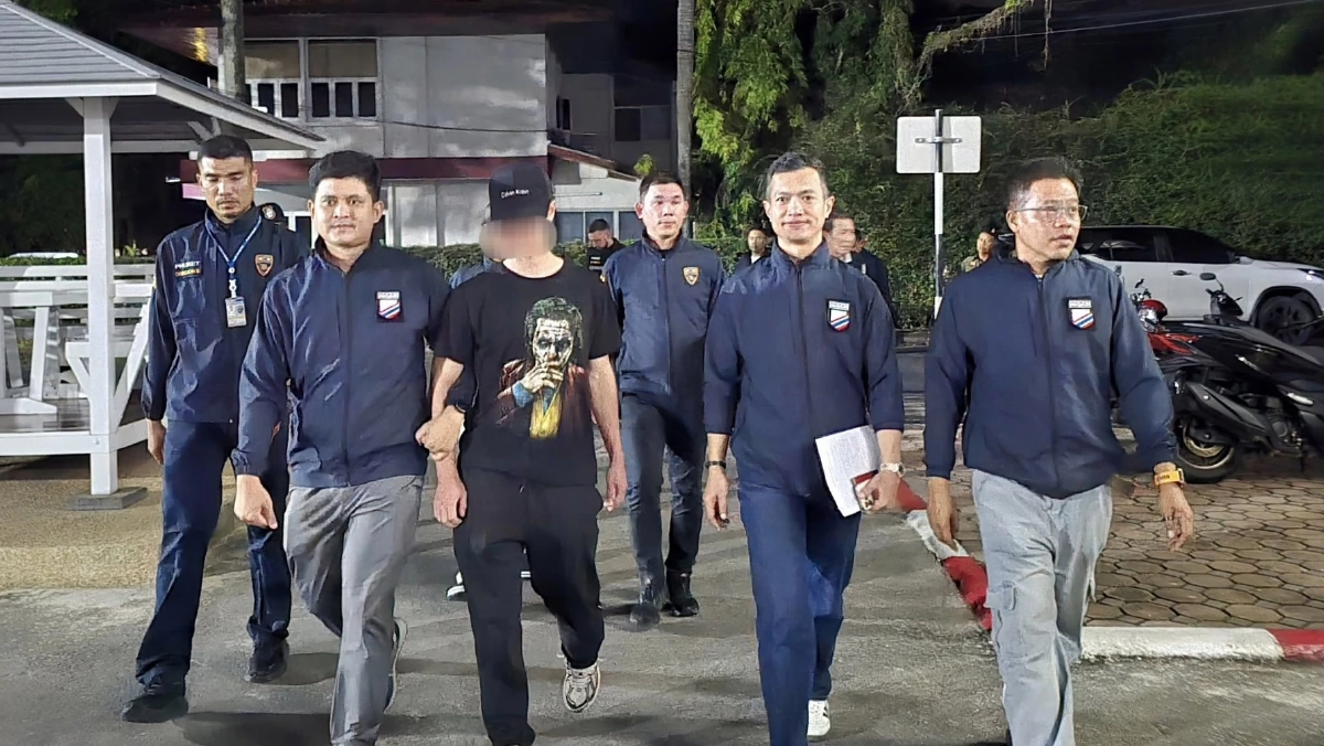 เผยอาชีพ สาวใหญ่ วัย 42 ถ่ายคลิปจ้ำจี้บนกระบะคู่หนุ่มรัสเซีย