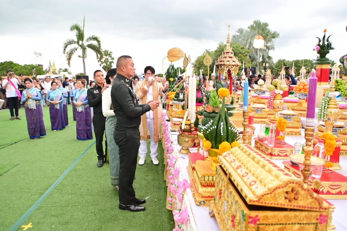 แม่ทัพภาคที่ 2 อัญเชิญพ่อปู่ศรีสุทโธ แม่ย่าศรีปทุมมา