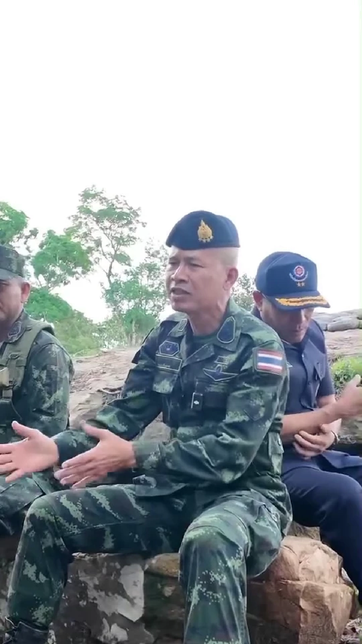 พล.อ.มนัส จันดี ลั่น! ขอเขมรถอนกำลัง แสดงความจริงใจบนยอดภูมะเขือ
