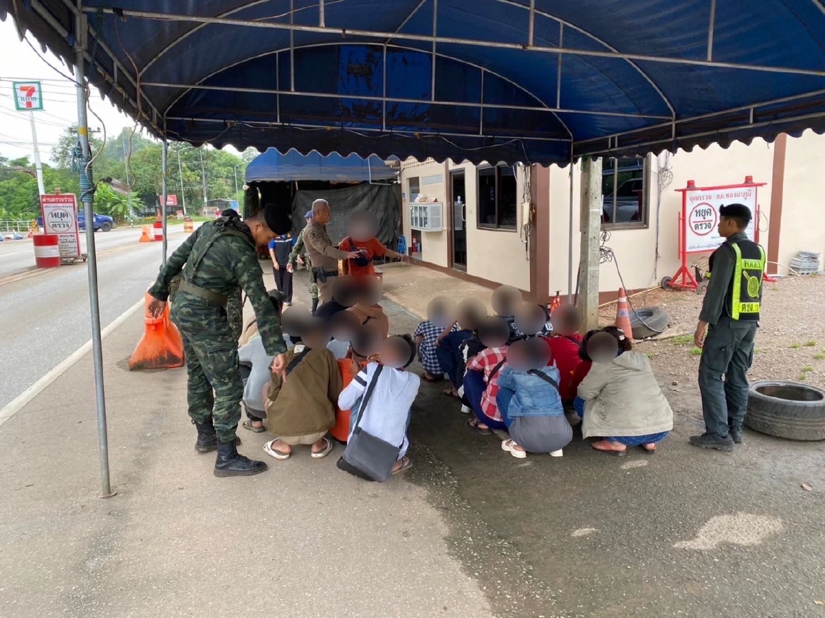 ทหาร ฉก.ลาดหญ้า สกัดจับกุมแรงงานเมียนมา 21 คน ลอบเข้าไทย