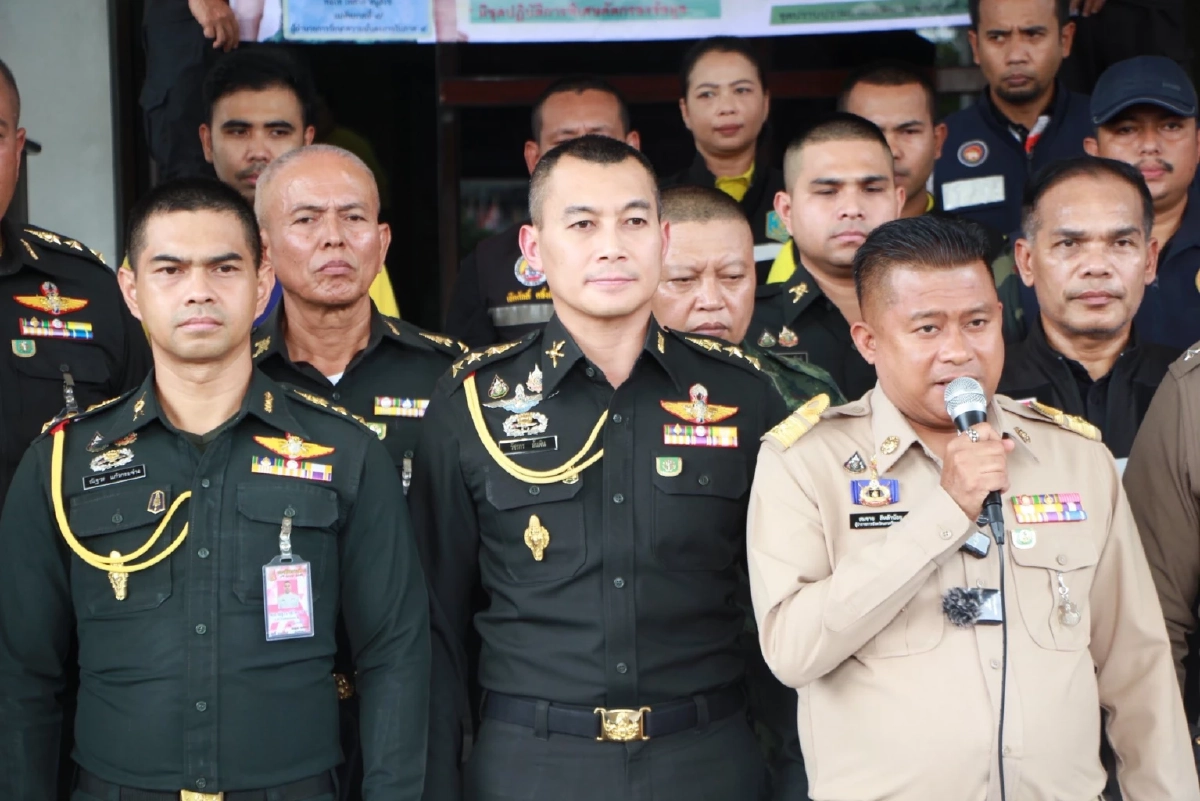 ผู้ว่าฯ นครศรีธรรมราช – กองทัพภาคที่ 4 แถลงข่าวจับกุมยาเสพติด