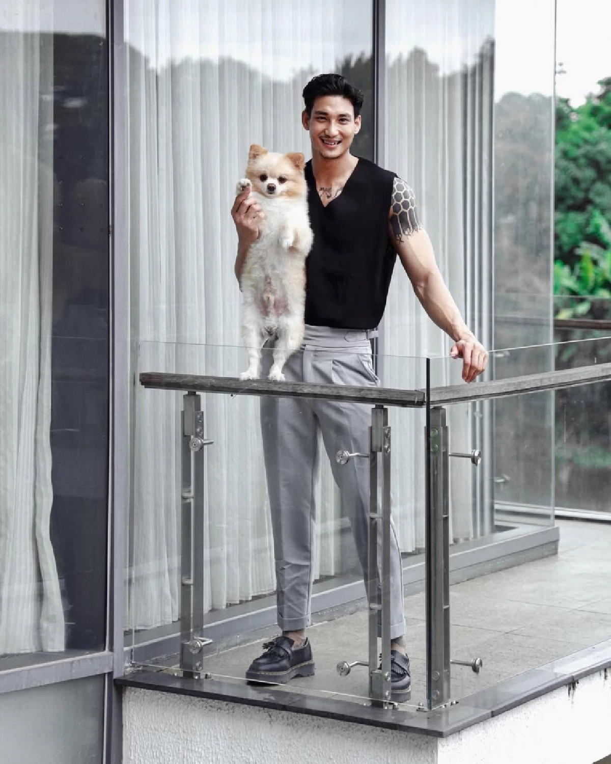 หรูหราสุดๆ “ไป่ ทาคน” เนรมิตสวนสัตว์บนดาดฟ้า เลี้ยงสัตว์หายากเพียบ