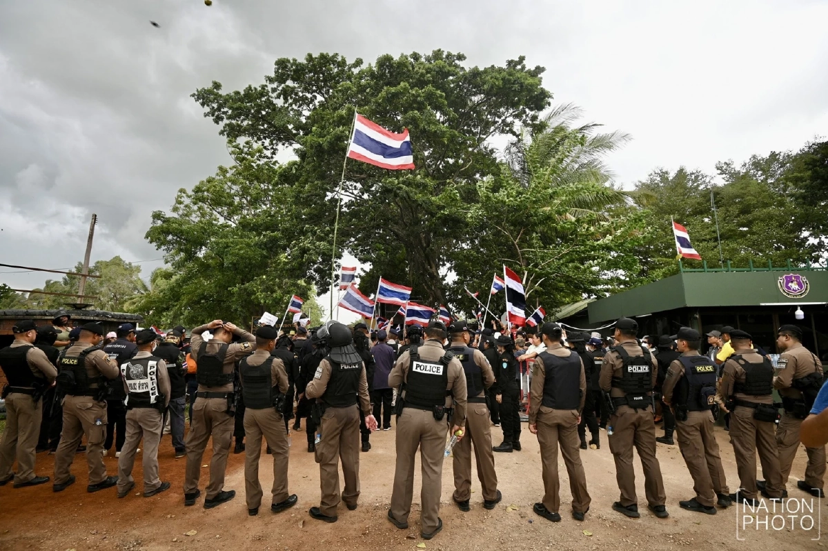 พล.อ.มนัส จันดี ลั่น! ขอเขมรถอนกำลัง แสดงความจริงใจบนยอดภูมะเขือ