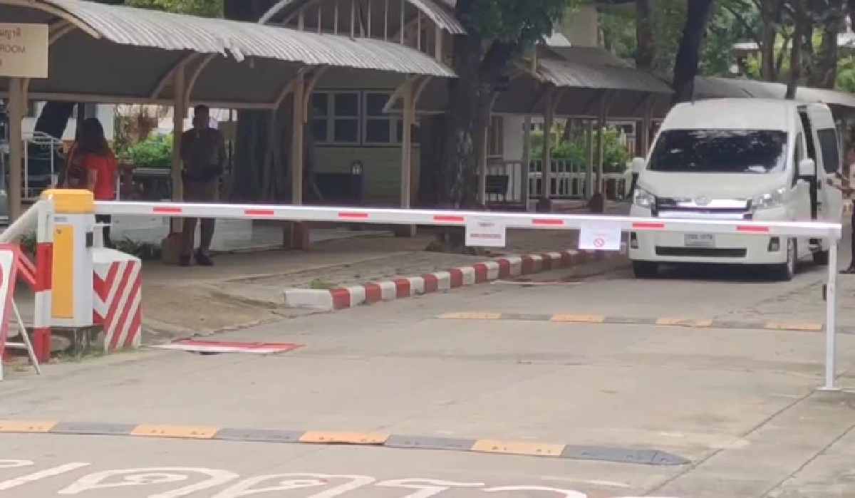 เผยทะเบียนรถตู้ คุมตัว \"ทักษิณ\" ย้ายไปเรือนจำกลางคลองเปรม