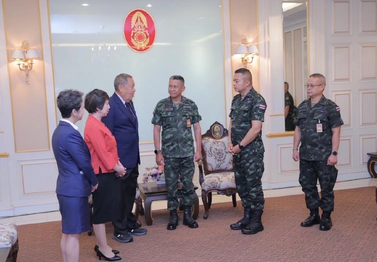 ทบ. รับมอบเงิน 1.5 ล้าน จากสภากาชาดไทย ช่วยเหลือทหารและครอบครัว
