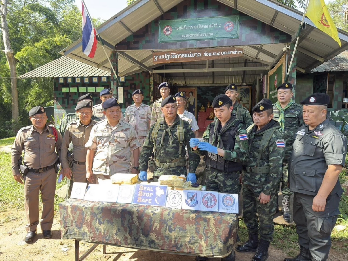 กองกำลังผาเมือง ยึดยาบ้าจำนวน 100,000 เม็ด จังหวัดเชียงใหม่