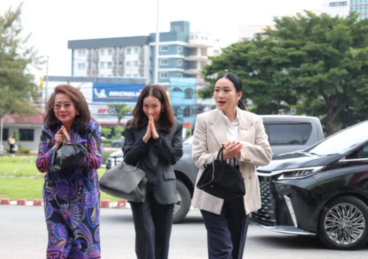 เปิดของครอบครัวชินวัตร นำมาฝากให้ \"ทักษิณ\" ที่เรือนจำ