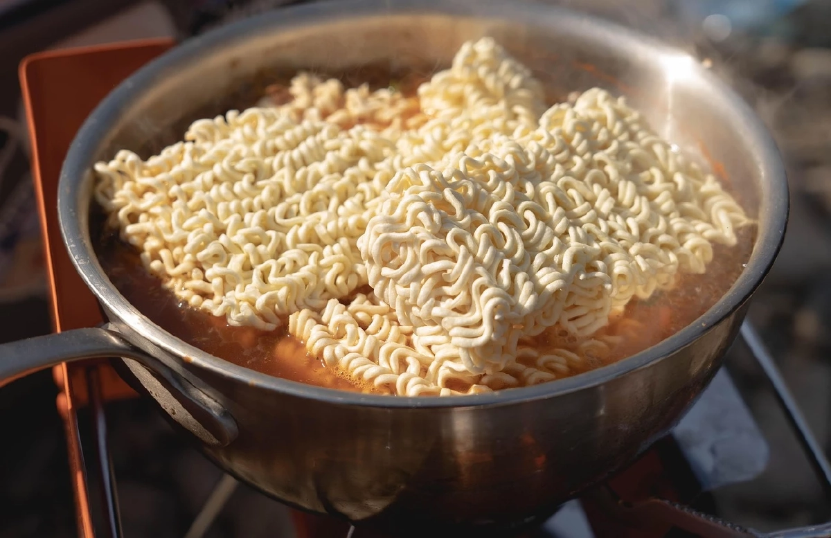 ด.ช.วัย 13 เสียชีวิต หลังกินบะหมี่กึ่งสำเร็จรูป หมอตกใจผลชันสูตร
