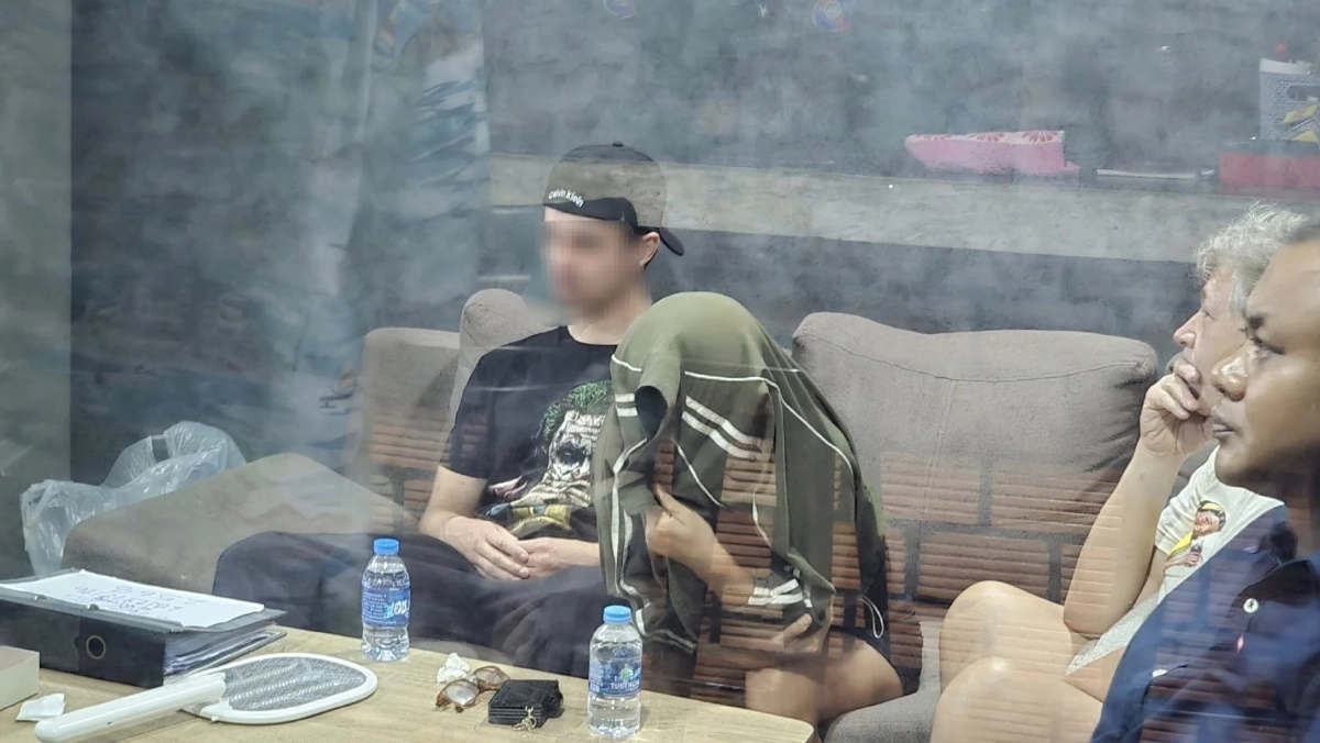 เผยอาชีพ สาวใหญ่ วัย 42 ถ่ายคลิปจ้ำจี้บนกระบะคู่หนุ่มรัสเซีย