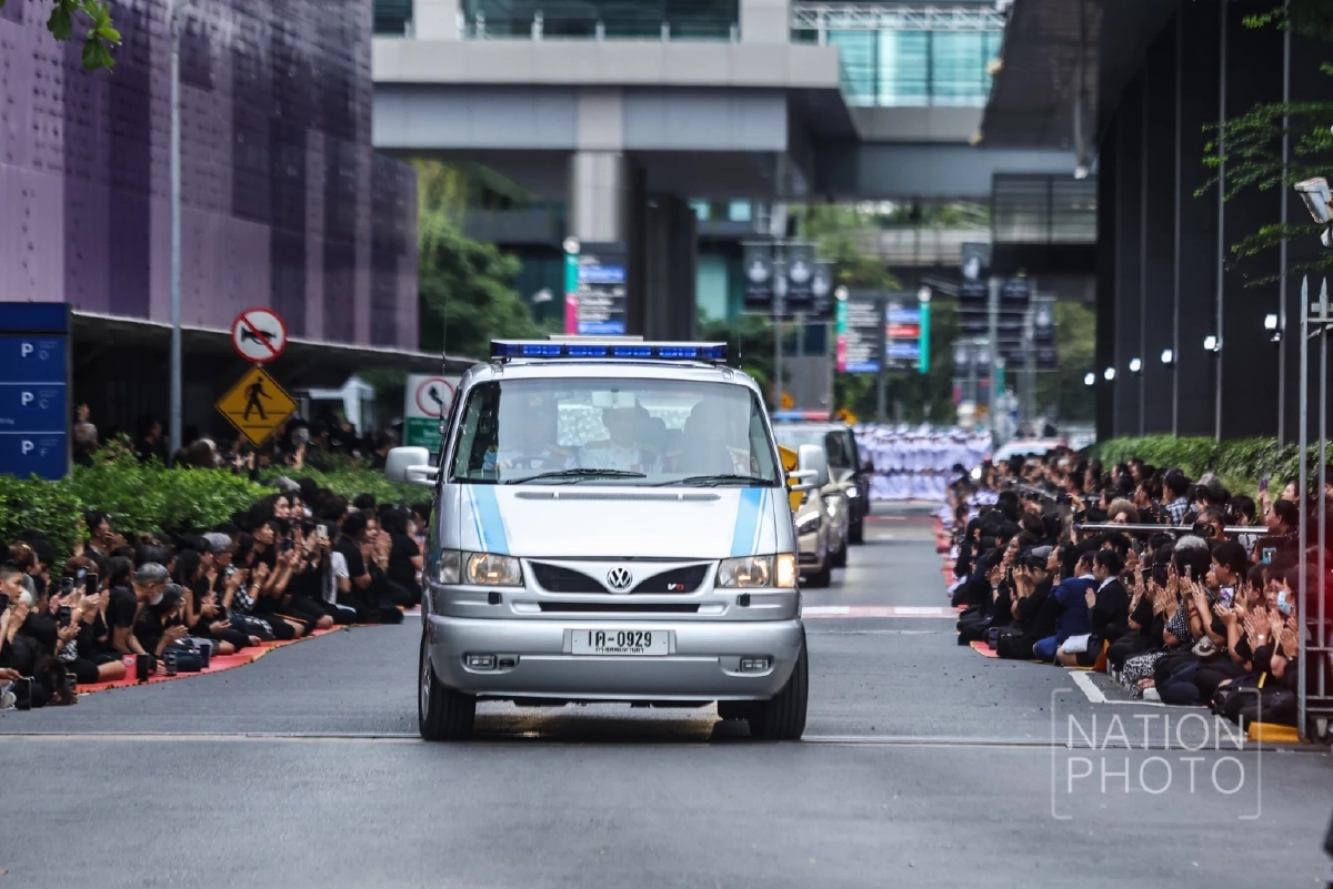 สาเหตุใช้ \"เจมส์ บอนด์\" เป็นรถเชิญพระบรมศพ \"สมเด็จพระพันปีหลวง\"