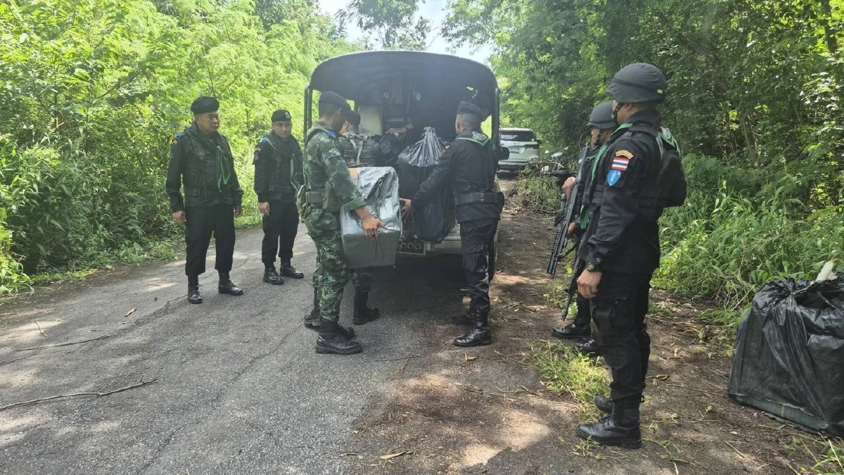 ยึดบุหรี่หนีภาษี 4,720 ซอง ซุกป่ากระถินบริเวณชายแดนสระแก้ว