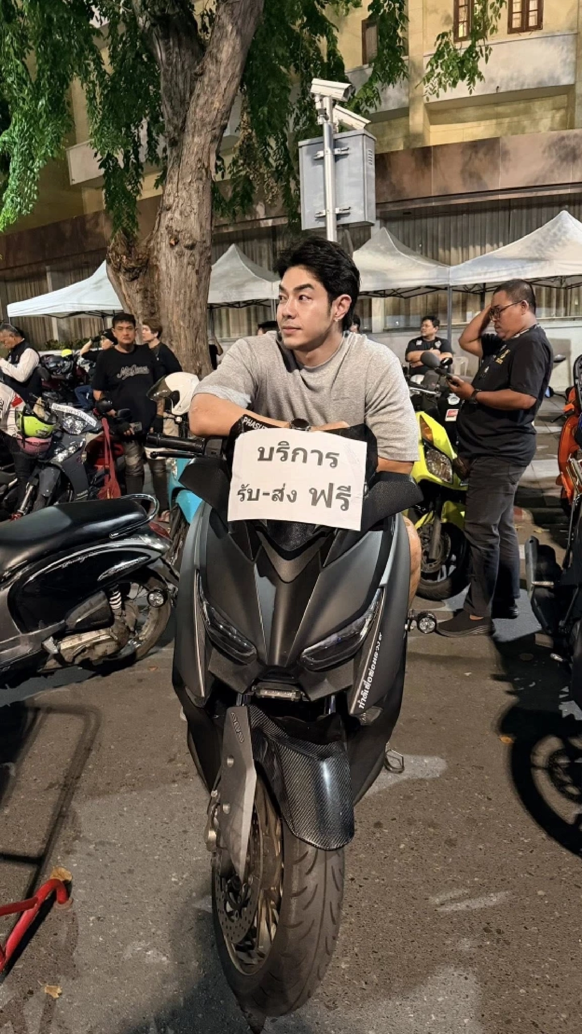 หัวใจอาสา “อาร์ต พศุตม์” นำทีมมอเตอร์ไซค์จิตอาสาบริการรับ-ส่ง