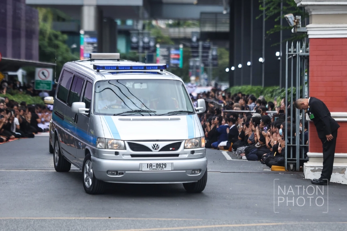 สาเหตุใช้ \"เจมส์ บอนด์\" เป็นรถเชิญพระบรมศพ \"สมเด็จพระพันปีหลวง\"