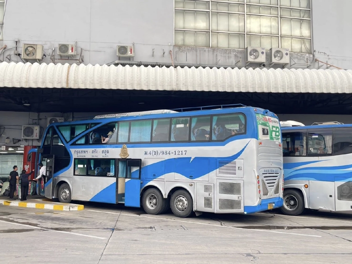 บขส. เตรียมรถ 7,000 เที่ยว! อำนวยความสะดวกประชาชนถวายสักการะ